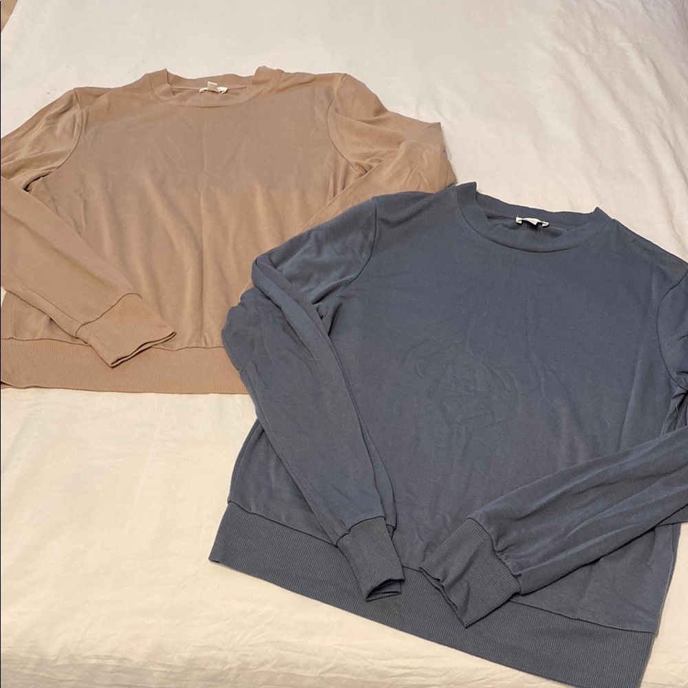 Tan and Blue Crewneck Sweatshirts